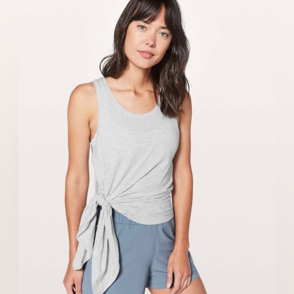 Lululemon To The Point Tank
Heathered Core Ultra Light Grey